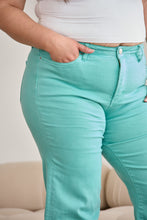 Load image into Gallery viewer, RFM Crop Chloe Full Size Tummy Control High Waist Raw Hem Jeans