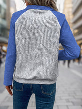 Load image into Gallery viewer, Perfee Contrast Textured Long Sleeve Sweatshirt
