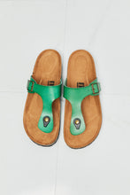 Load image into Gallery viewer, MMShoes Drift Away T-Strap Flip-Flop in Green
